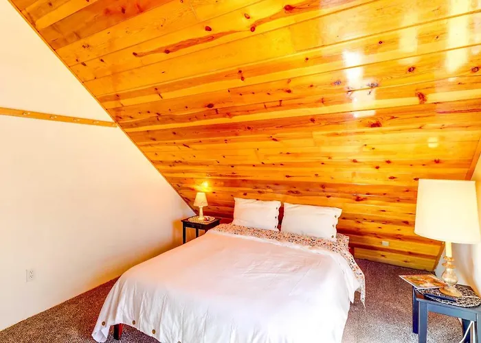 Near Hiking Trails: Wooded In Lakeside! Casa vacanze